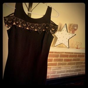 LBD with lace shoulder detail - size: M